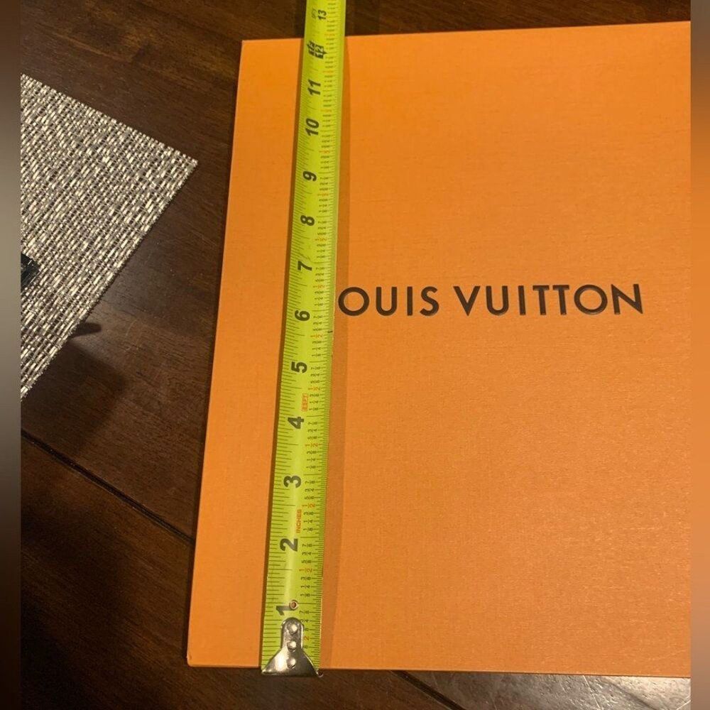 Louis Vuitton Paper Book Box (Empty) - Picture 4 of 6